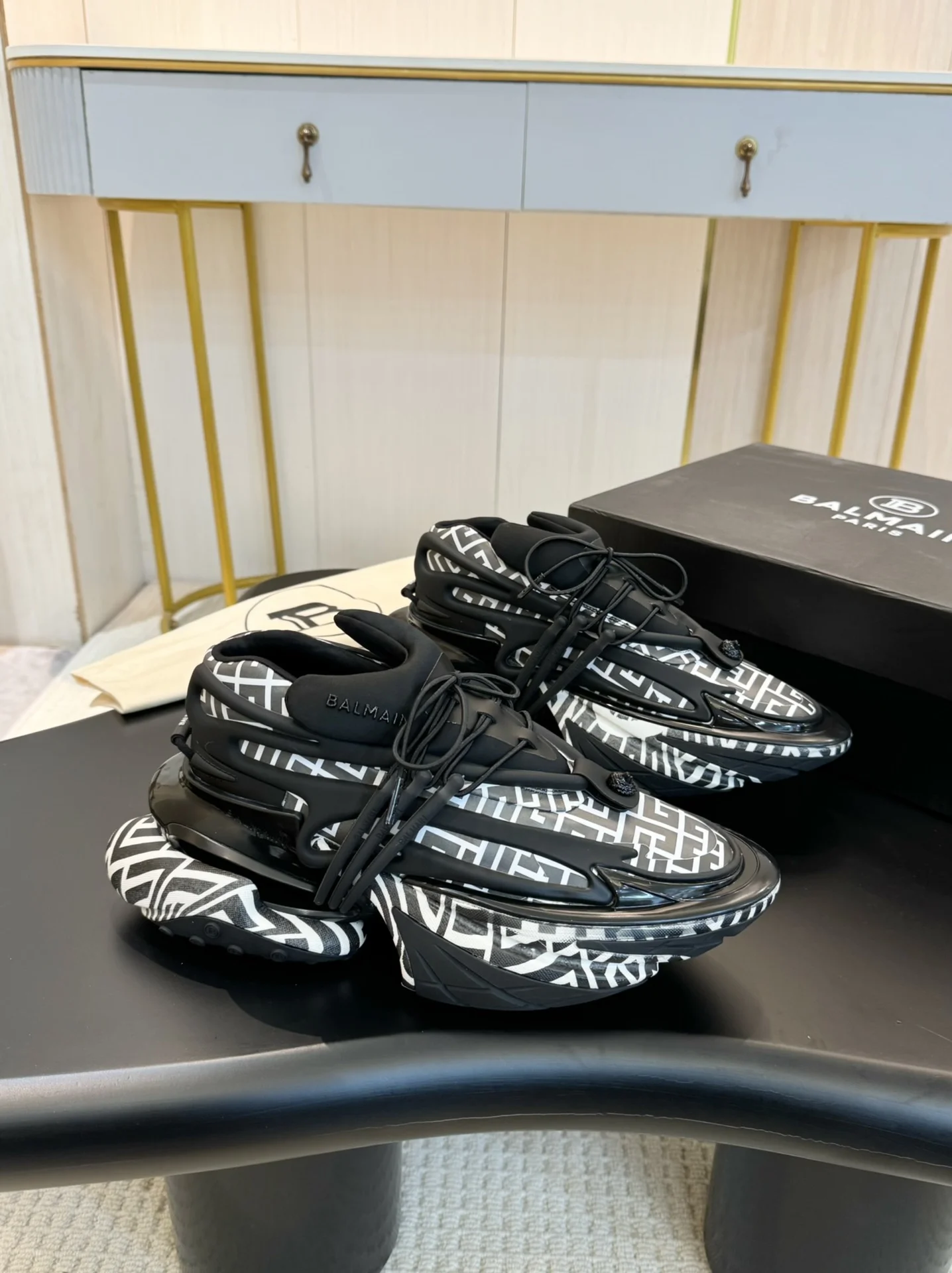 BALMAIN Sneakers Mixed Materials Black-White EU35-46 D10202609110086