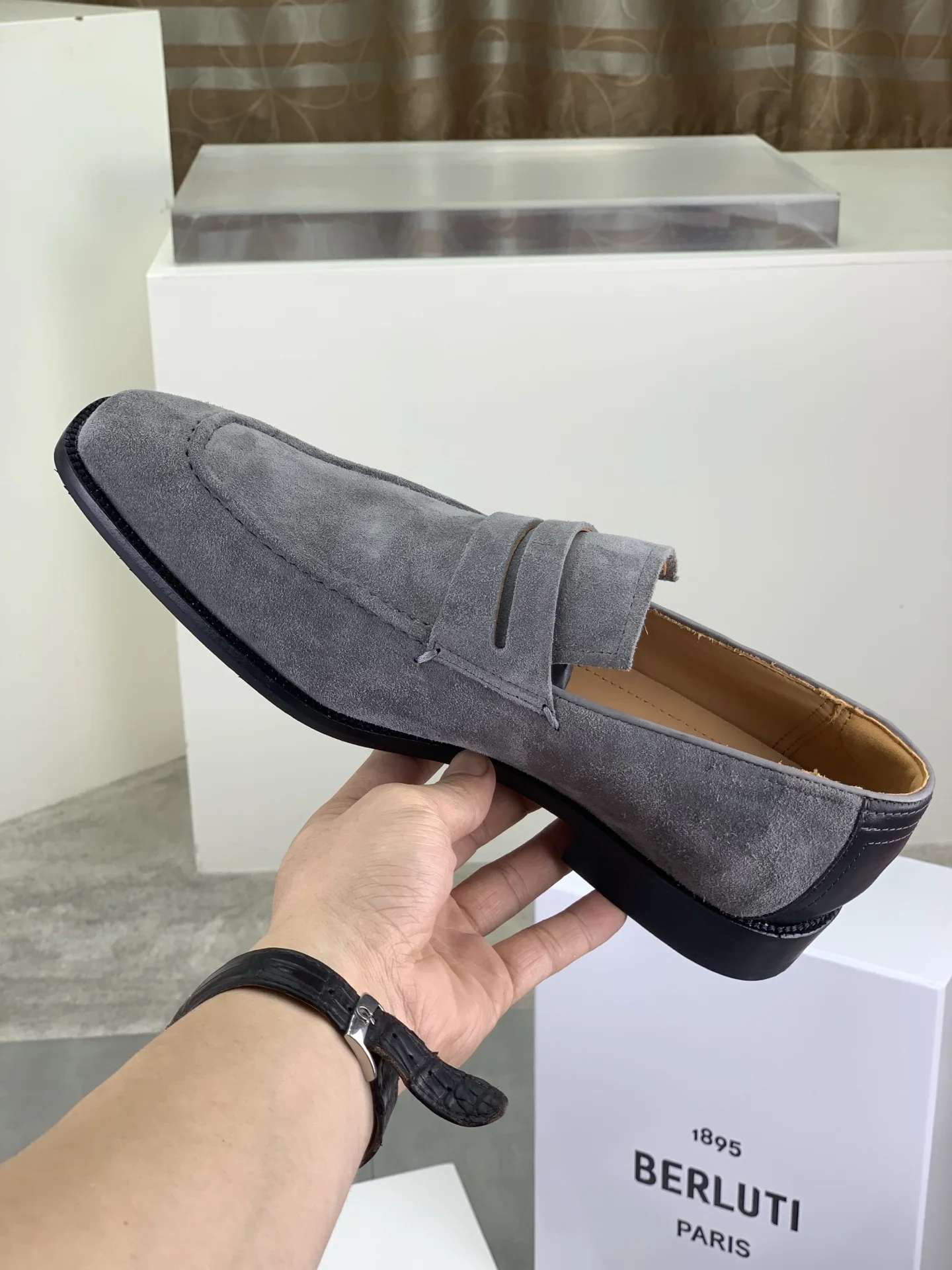 BERLUTI Loafers Calf Leather Grey-Black EU39-45 F00202609110928 - Image 6