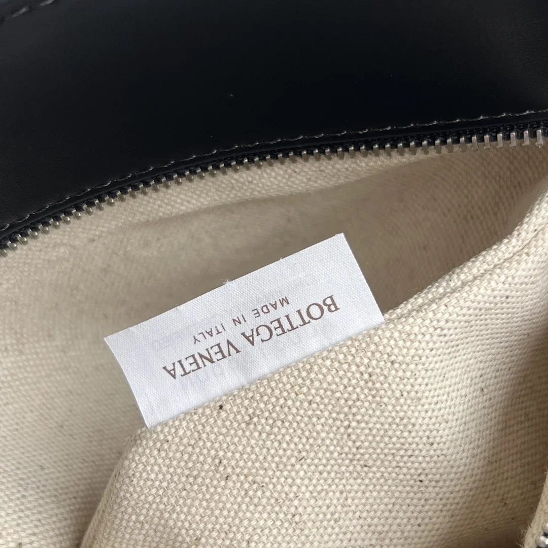 BOTTEGA VENETA Backpacks Bags Black 39X31X14CM A480202609090003 - Image 9