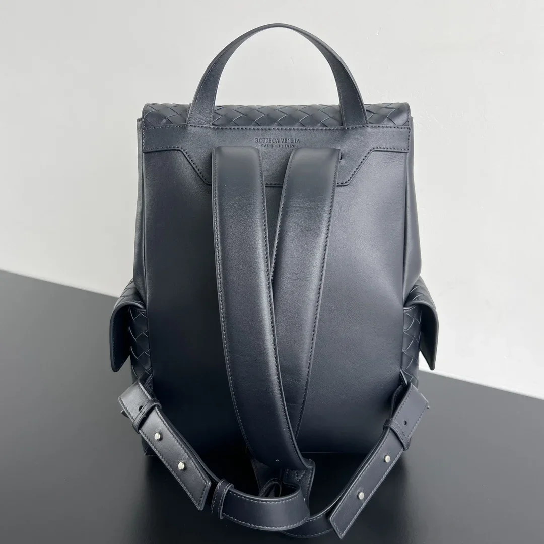 BOTTEGA VENETA Backpacks Bags Intrecciato Leather Black 39X31X14CM A480202609090004 - Image 2