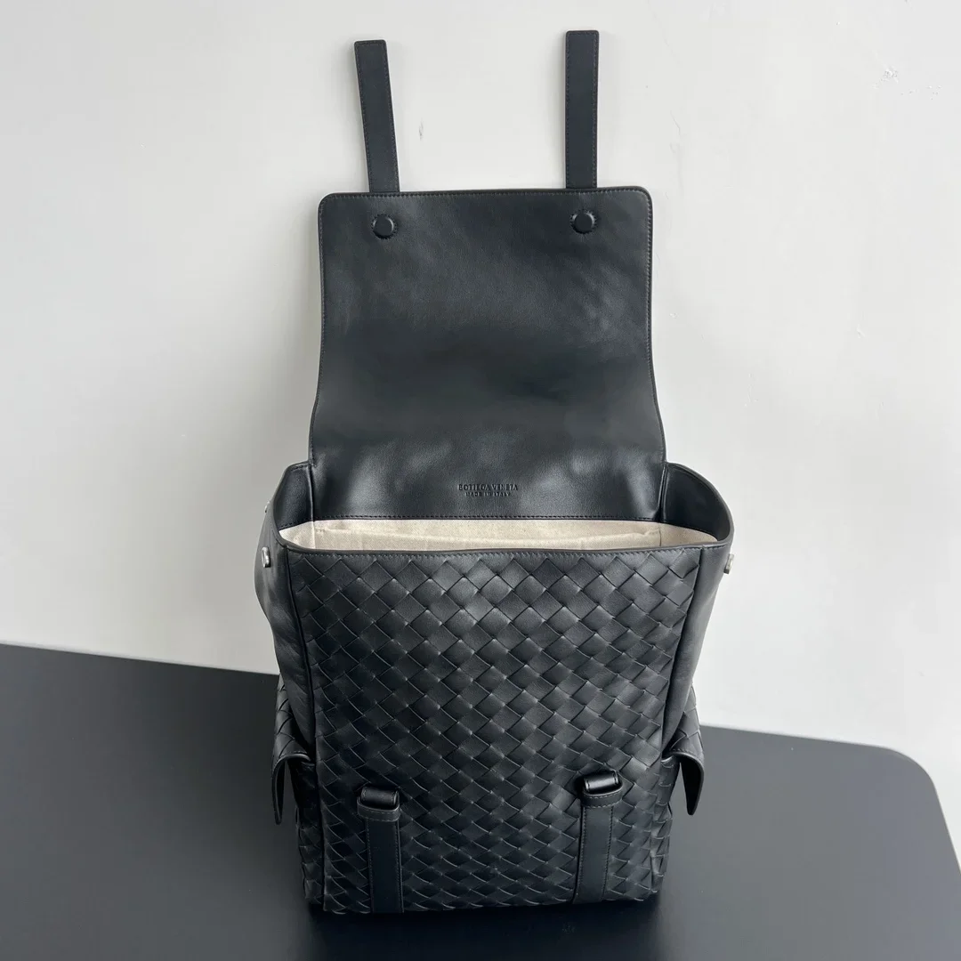 BOTTEGA VENETA Backpacks Bags Intrecciato Leather Black 39X31X14CM A480202609090004 - Image 6