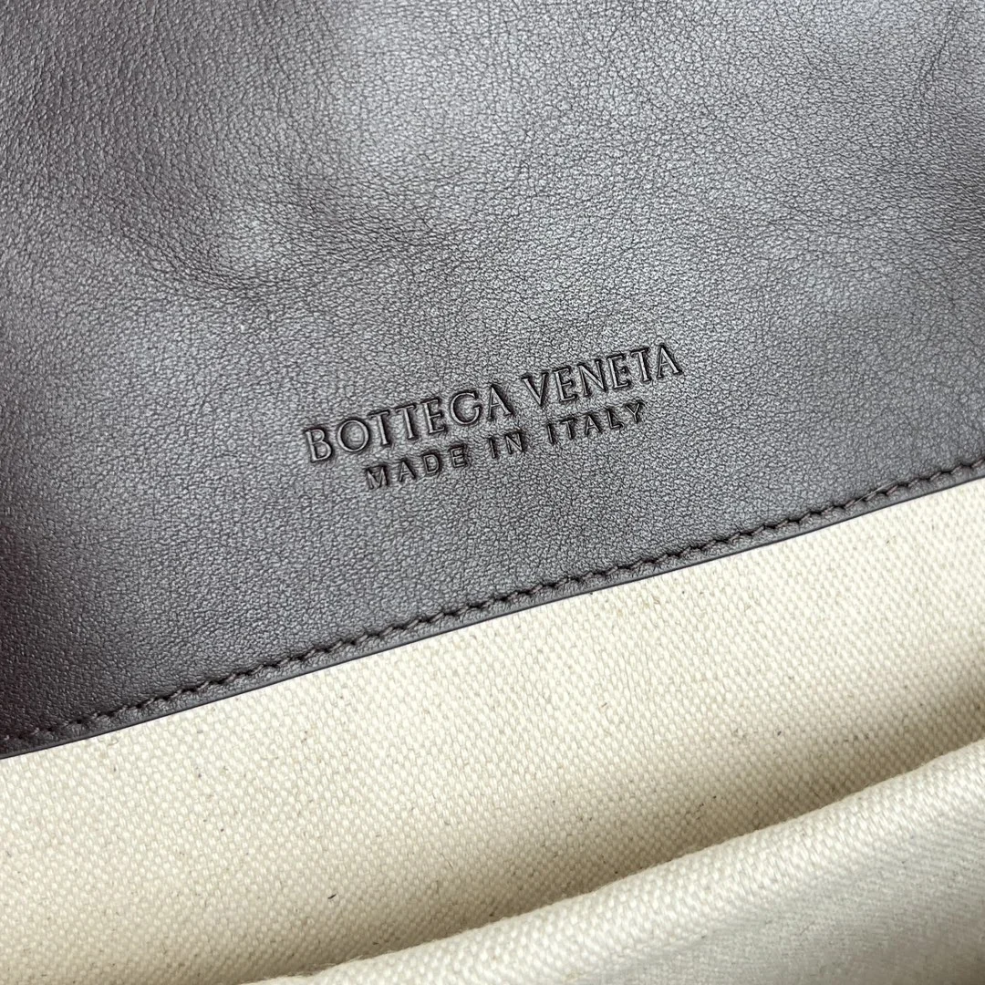 BOTTEGA VENETA Backpacks Bags Woven Calf Leather Brown 39X31X14 A480202609090001 - Image 8