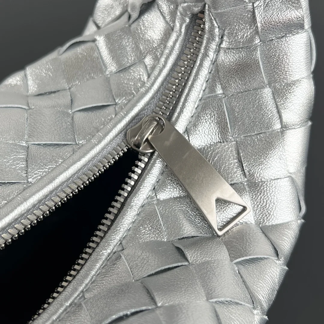 BOTTEGA VENETA Bucket Bags Woven Lamb Leather Silver 23X28X8CM E80202609090102 - Image 7