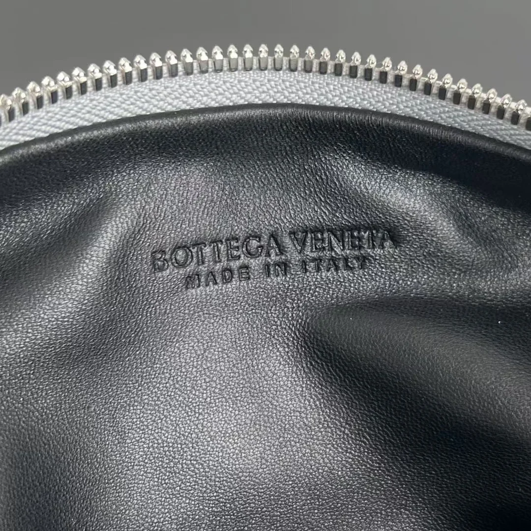 BOTTEGA VENETA Bucket Bags Woven Lamb Leather Silver 23X28X8CM E80202609090102 - Image 8