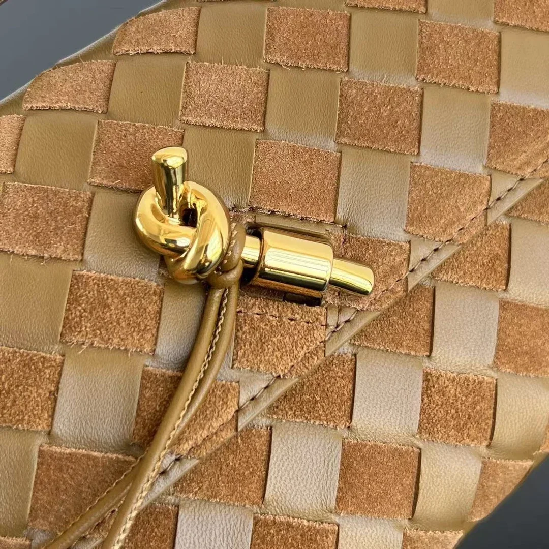 BOTTEGA VENETA Clutches Bags Brown-Gold 31X13X3CM F80202609090039 - Image 6