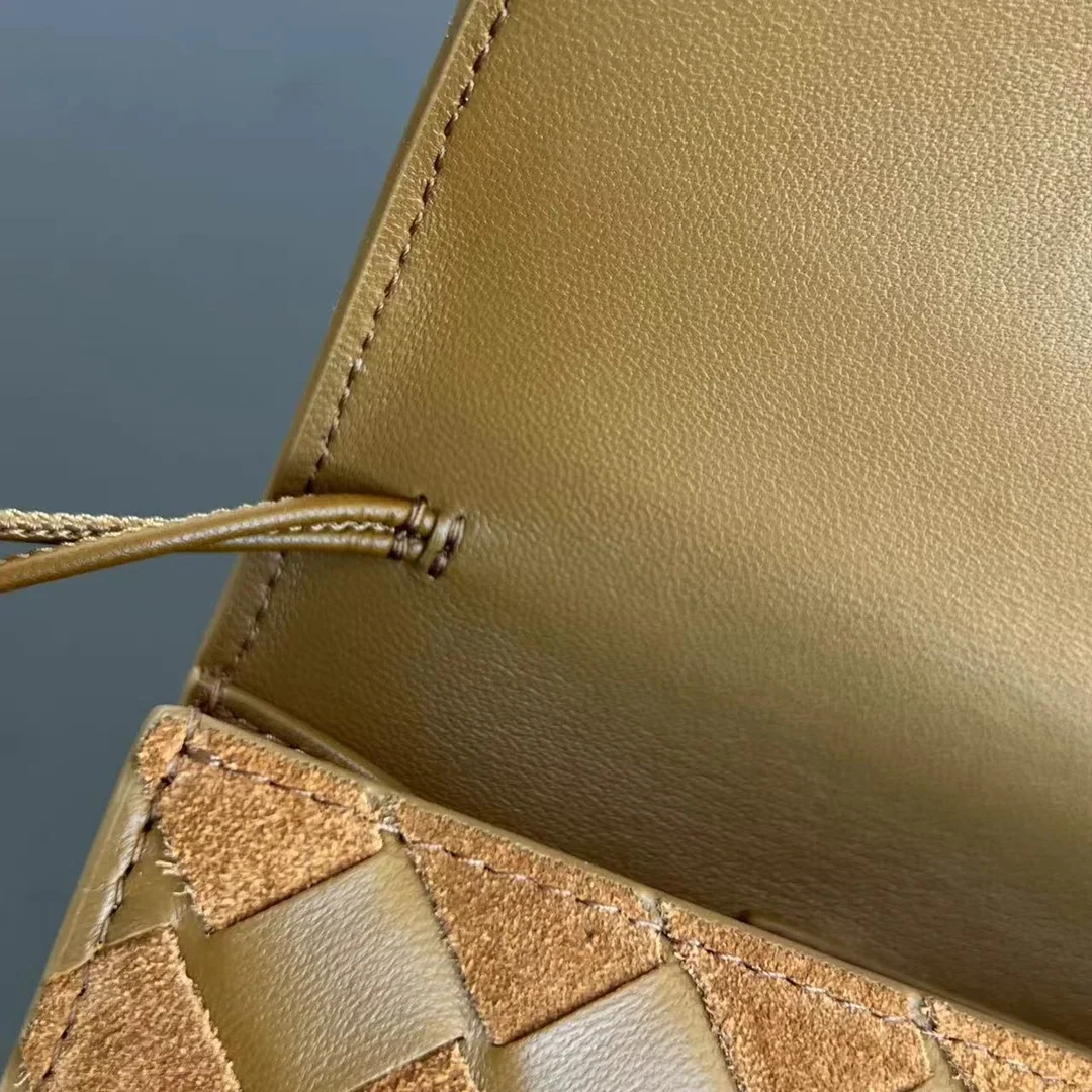 BOTTEGA VENETA Clutches Bags Brown-Gold 31X13X3CM F80202609090039 - Image 7