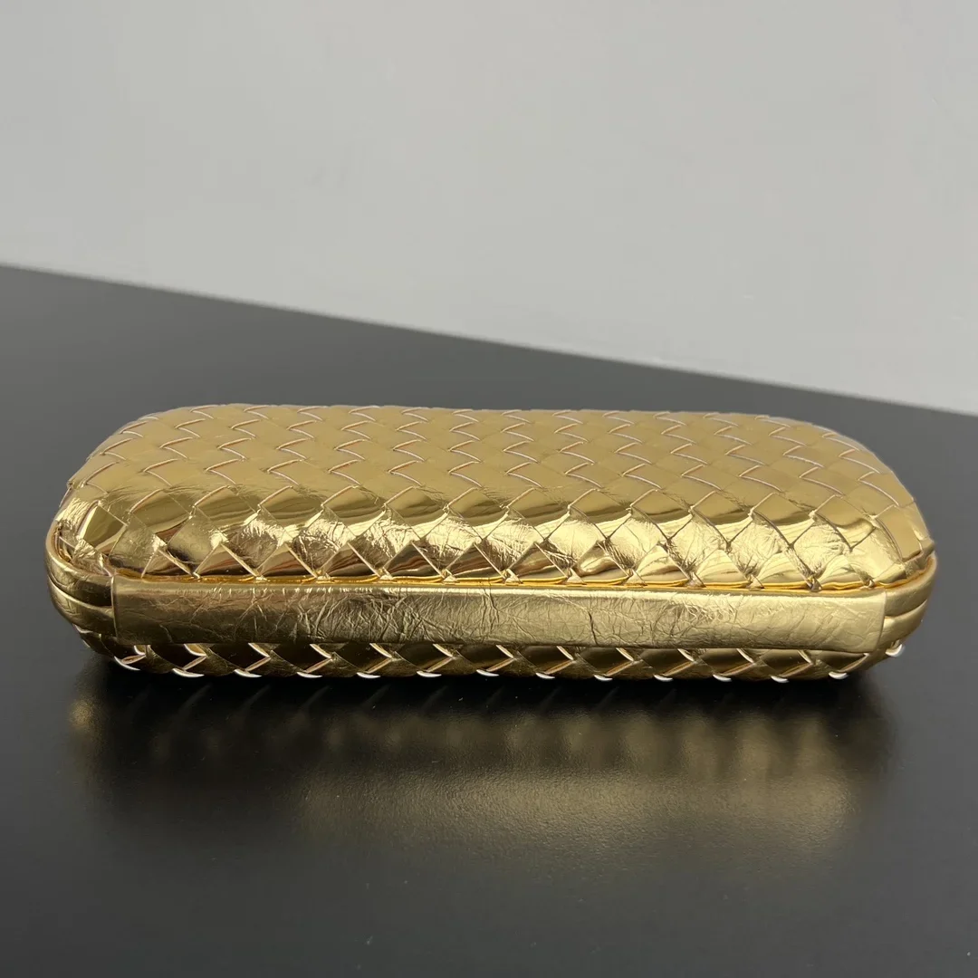 BOTTEGA VENETA Clutches Bags Gold 25X10X5CM G30202609090061 - Image 3