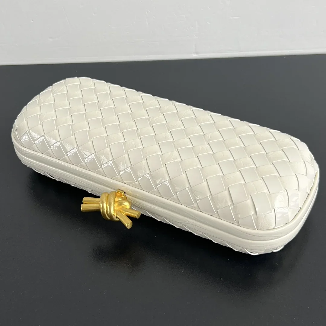 BOTTEGA VENETA Clutches Bags Woven Leather White-Gold 25X10X5CM G30202609090062 - Image 4