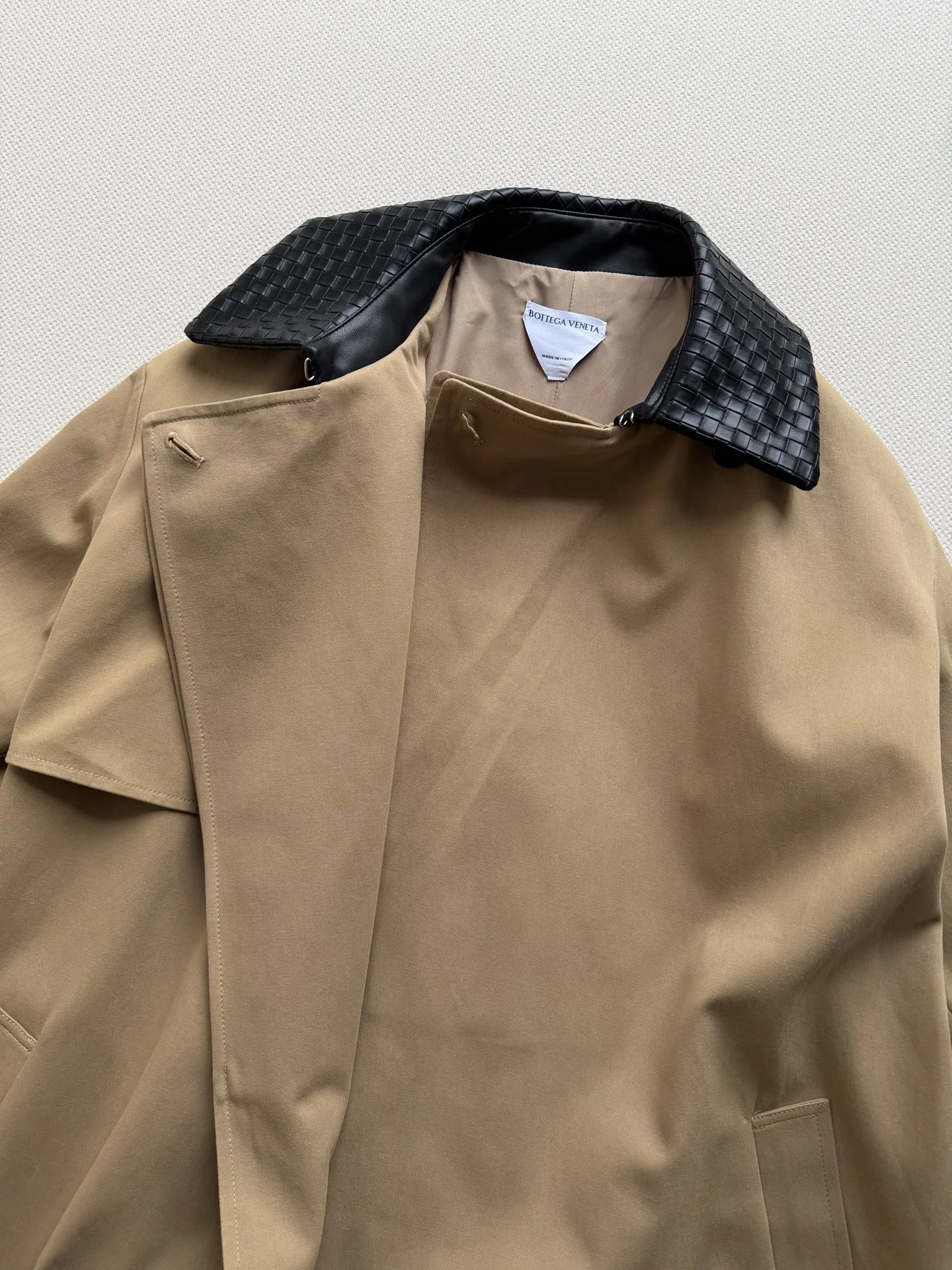 BOTTEGA VENETA Coats Tan-Black S-L E25202609060427 - Image 4