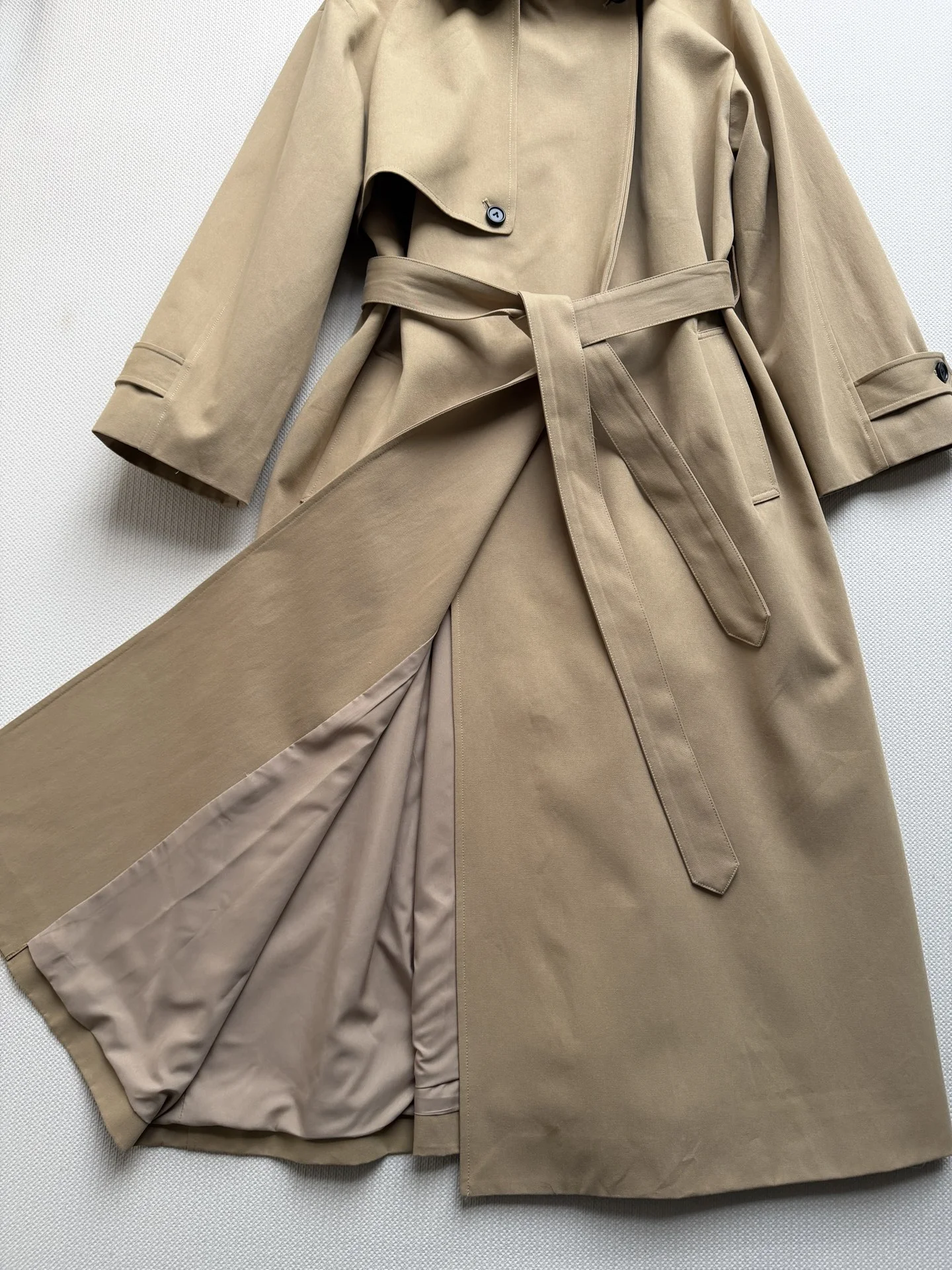 BOTTEGA VENETA Coats Tan-Black S-L E25202609060427 - Image 6