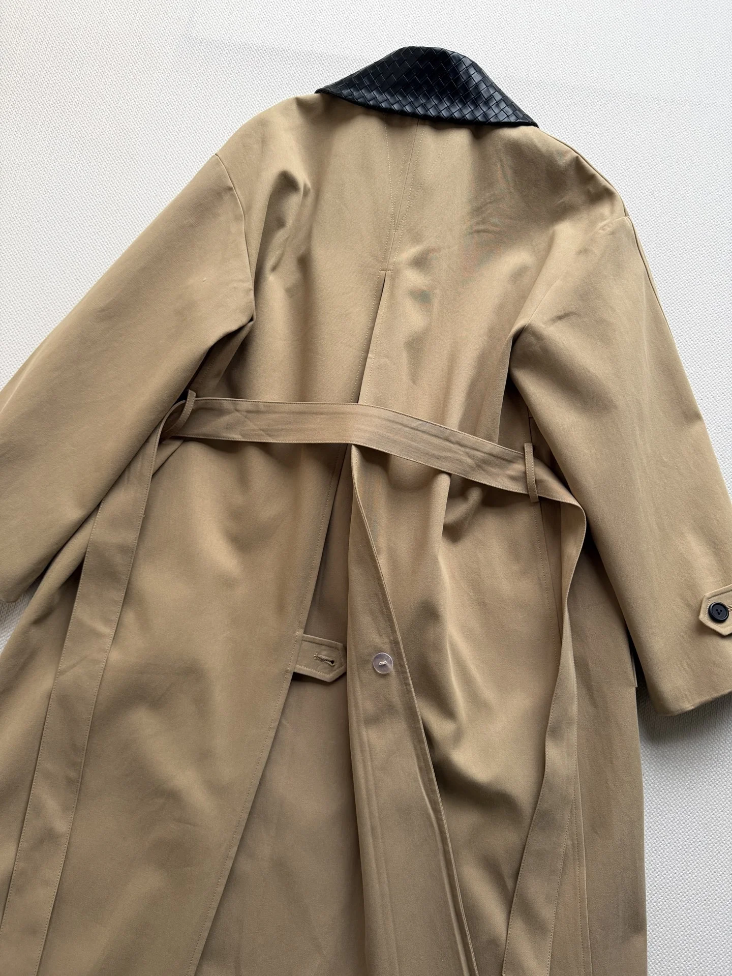 BOTTEGA VENETA Coats Tan-Black S-L E25202609060427 - Image 7