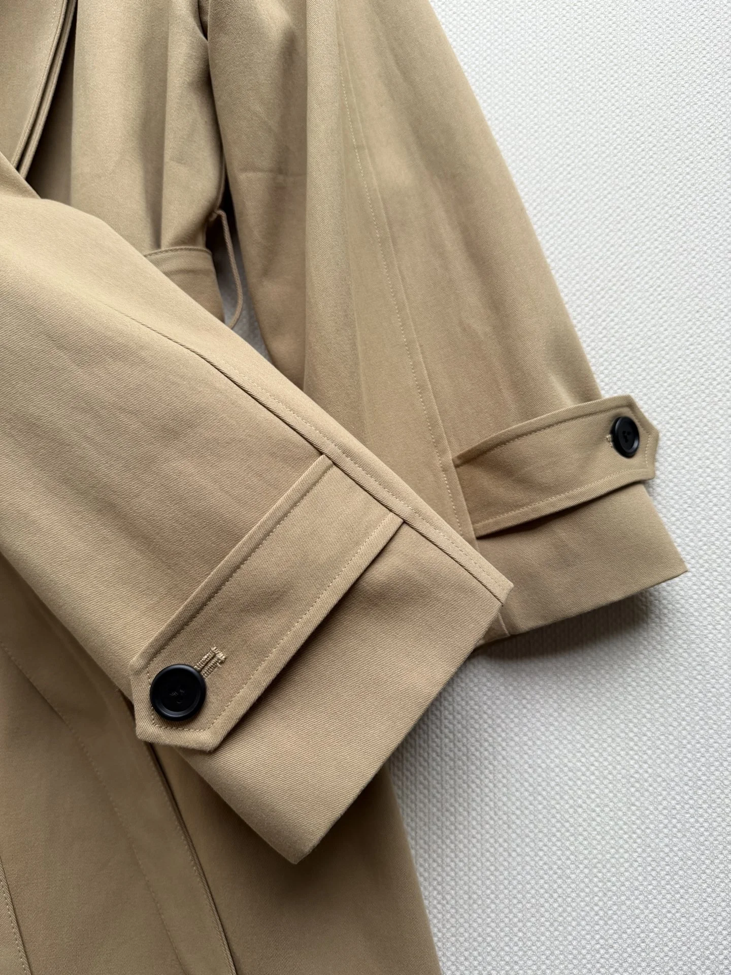 BOTTEGA VENETA Coats Tan-Black S-L E25202609060427 - Image 8