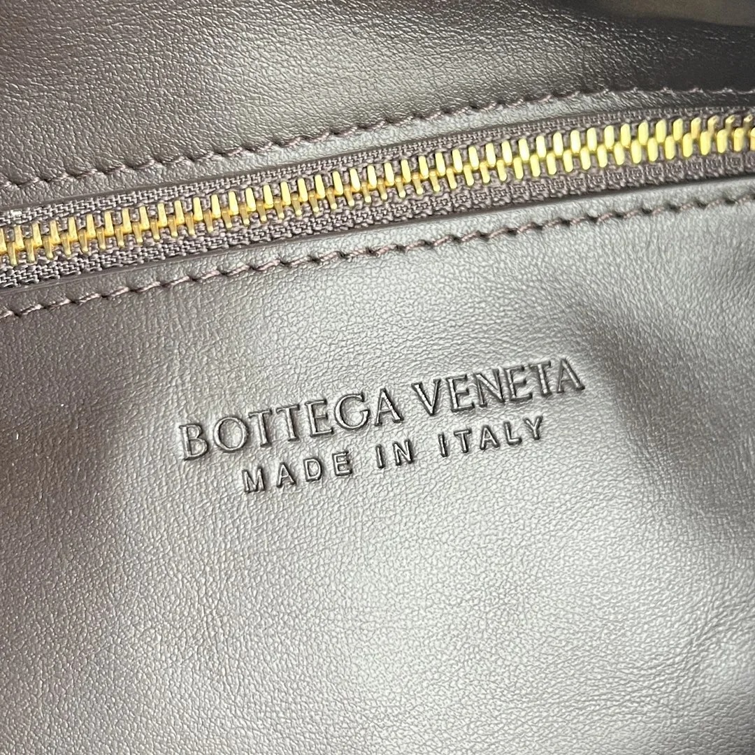 BOTTEGA VENETA Shoulder Bags Brown 46X21X10CM I80202609090126 - Image 8
