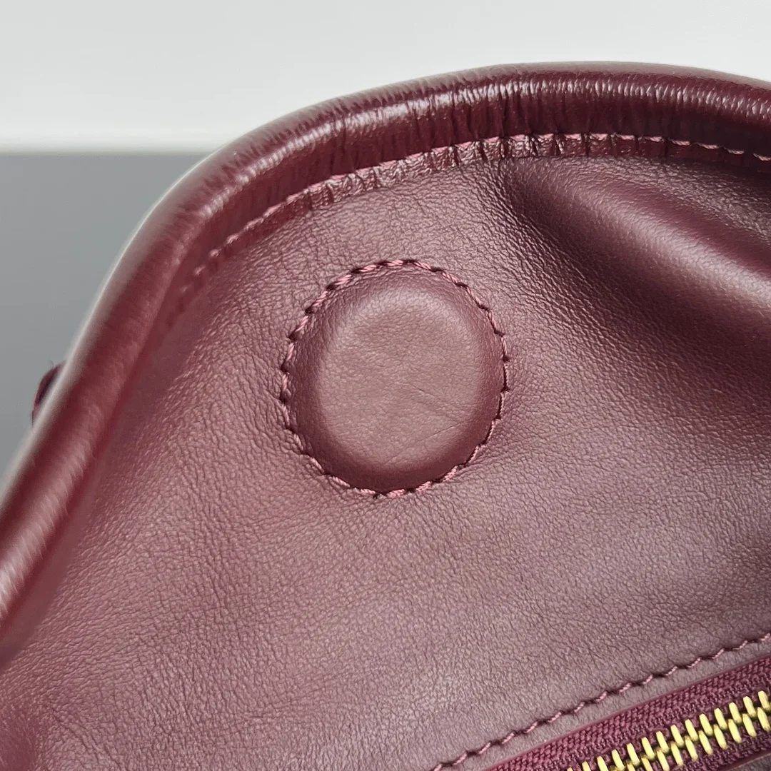 BOTTEGA VENETA Shoulder Bags Burgundy 46X21X10CM I80202609090077 - Image 7