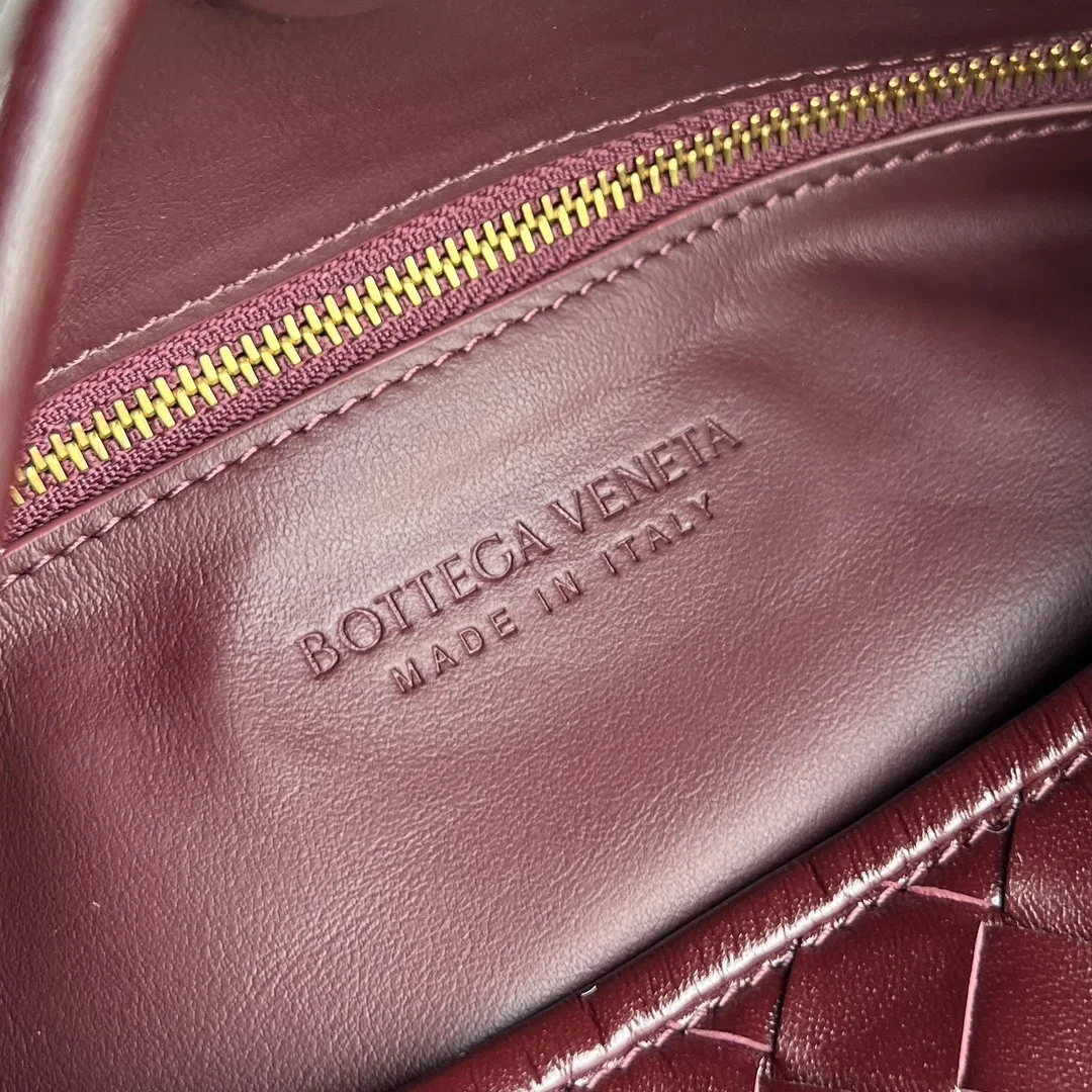 BOTTEGA VENETA Shoulder Bags Burgundy 46X21X10CM I80202609090077 - Image 8