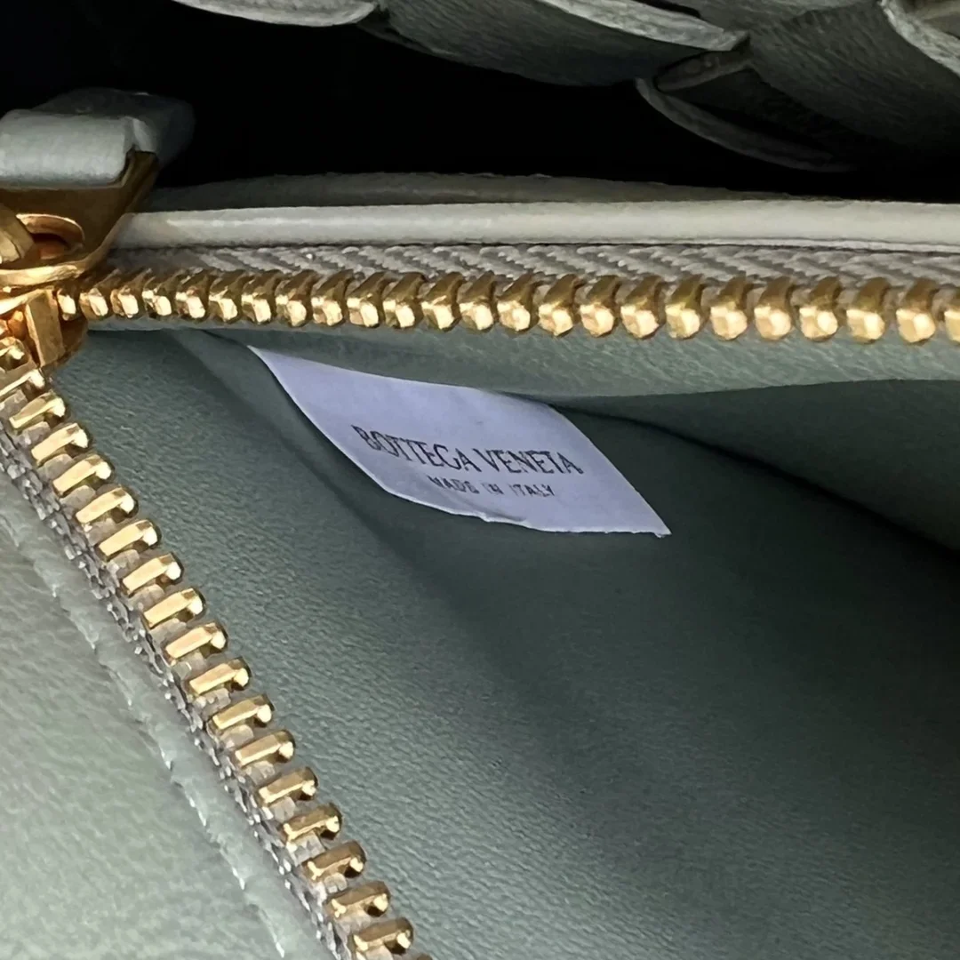 BOTTEGA VENETA Shoulder Bags Green-Gold 29X18X10CM I80202609090083 - Image 9