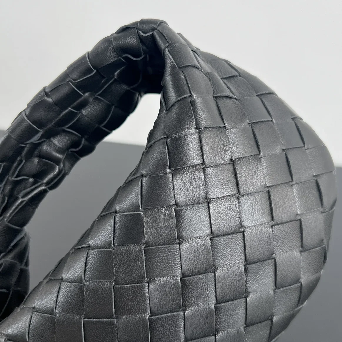 BOTTEGA VENETA Shoulder Bags Lamb Leather Black 23X28X8CM E60202609090101 - Image 4