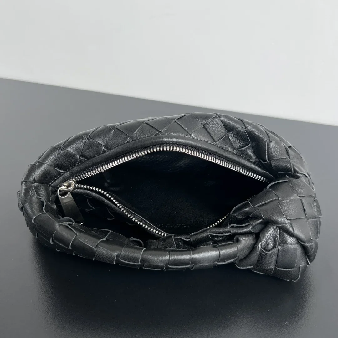 BOTTEGA VENETA Shoulder Bags Lamb Leather Black 23X28X8CM E60202609090101 - Image 5