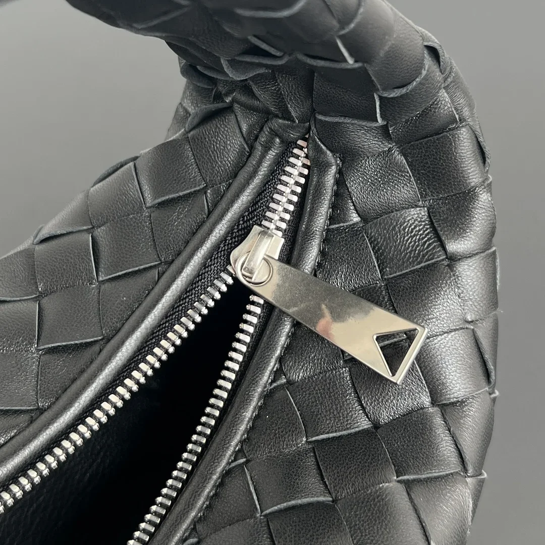 BOTTEGA VENETA Shoulder Bags Lamb Leather Black 23X28X8CM E60202609090101 - Image 6