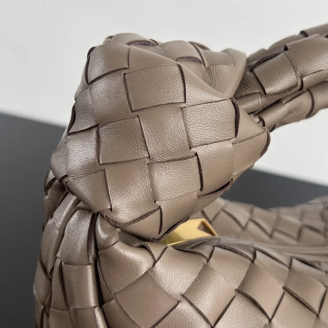 BOTTEGA VENETA Shoulder Bags Lamb Leather Taupe 36X21X13CM G30202609090118 - Image 4