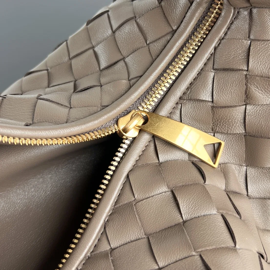 BOTTEGA VENETA Shoulder Bags Lamb Leather Taupe 36X21X13CM G30202609090118 - Image 6