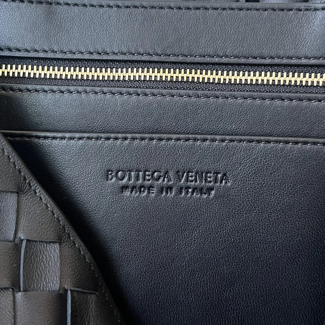 BOTTEGA VENETA Shoulder Bags Nappa Lambskin Black-Gold 29X18X10CM I80202609090112 - Image 8