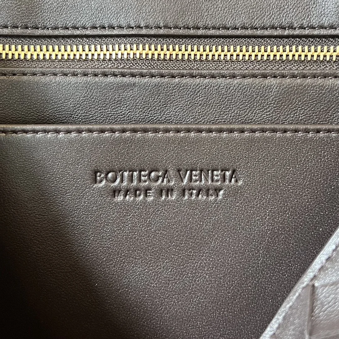 BOTTEGA VENETA Shoulder Bags Nappa Lambskin Brown-Gold 29X18X10 I80202609090076 - Image 8