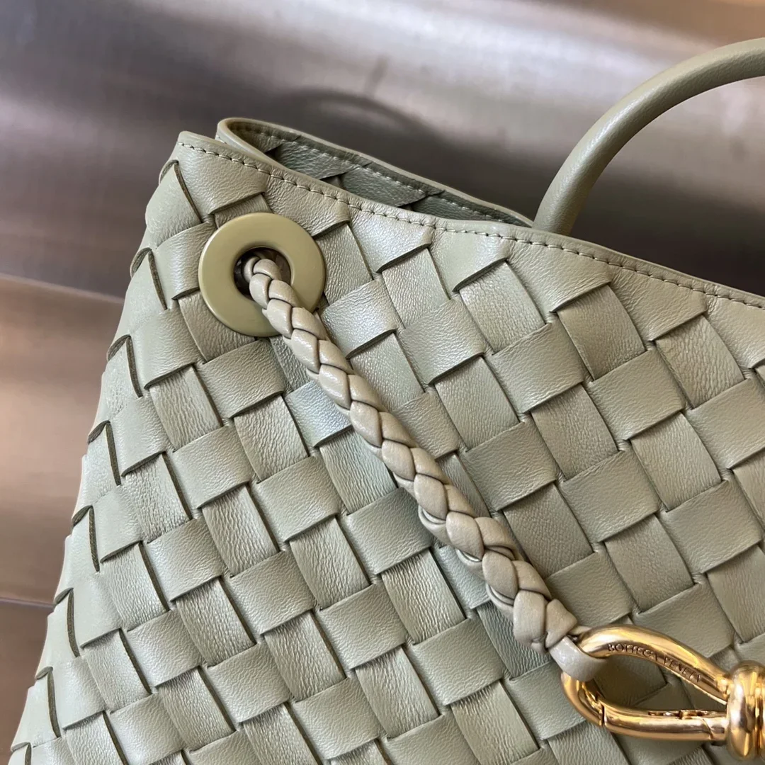 BOTTEGA VENETA Shoulder Bags Nappa Lambskin Green-Gold 29X18X10CM I80202609090110 - Image 2