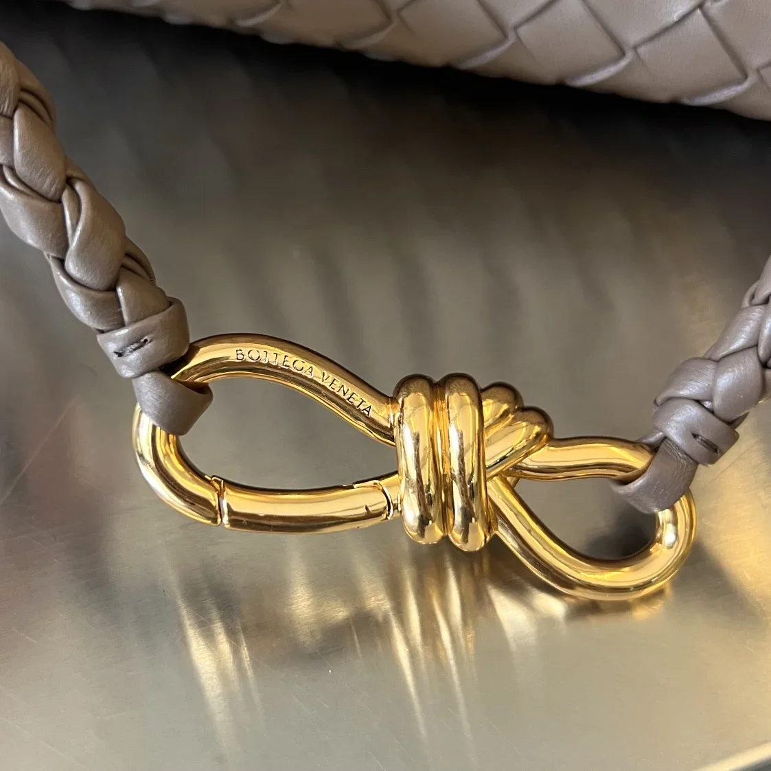 BOTTEGA VENETA Shoulder Bags Nappa Lambskin Taupe-Gold 29X18X10CM I80202609090108 - Image 6