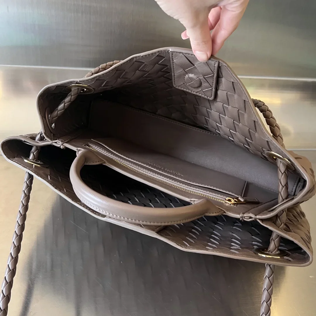 BOTTEGA VENETA Shoulder Bags Nappa Lambskin Taupe-Gold 29X18X10CM I80202609090108 - Image 7
