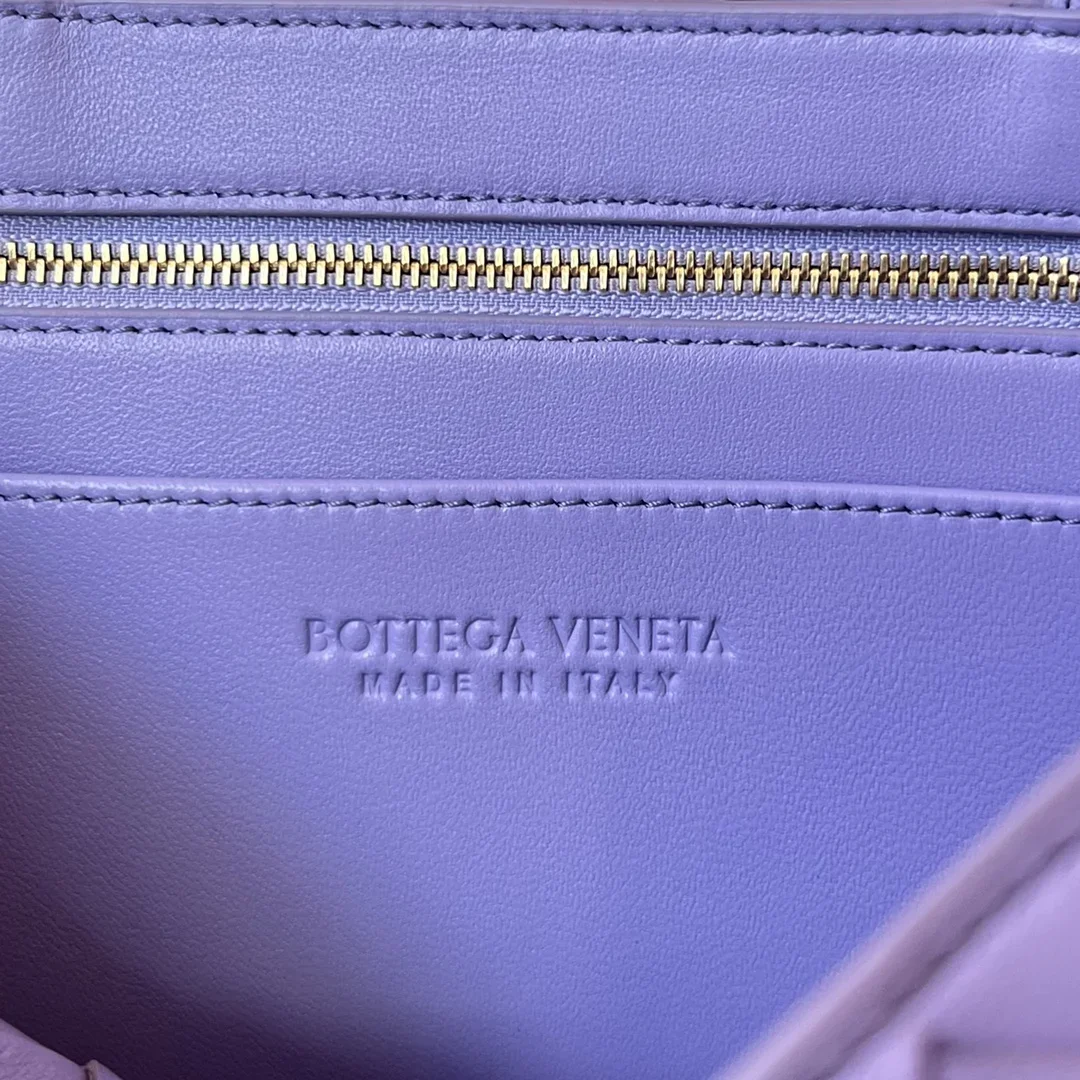 BOTTEGA VENETA Shoulder Bags Nappa Sheepskin Purple-Gold 29X18X10CM I80202609090114 - Image 7