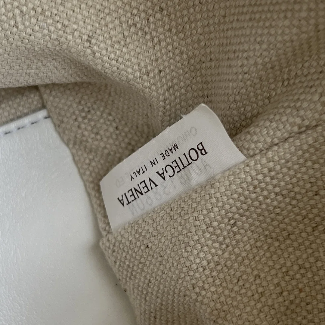 BOTTEGA VENETA Shoulder Bags White-Gold 19X12X9CM F80202609090123 - Image 9