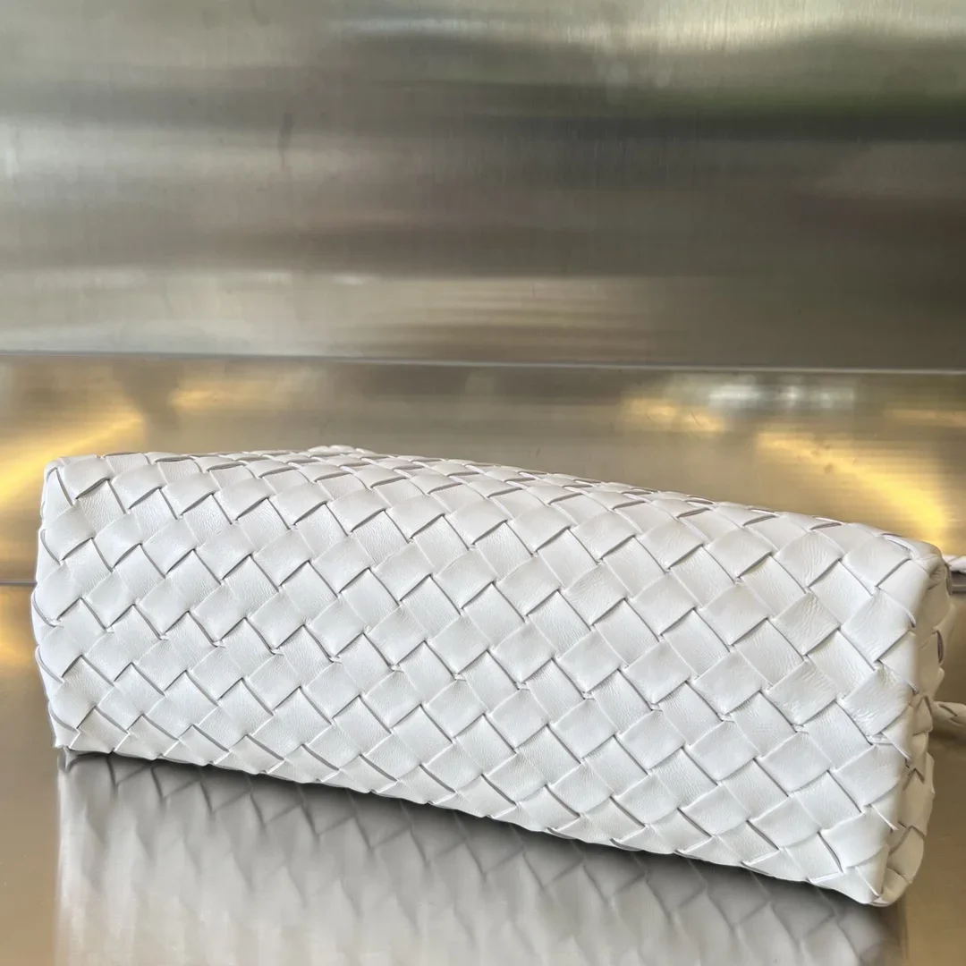 BOTTEGA VENETA Shoulder Bags White-Gold 29X18X10CM I80202609090111 - Image 4