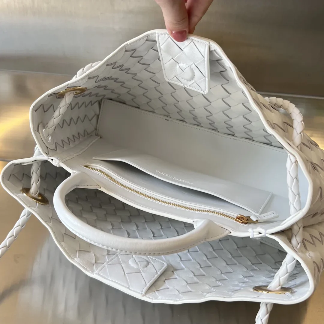 BOTTEGA VENETA Shoulder Bags White-Gold 29X18X10CM I80202609090111 - Image 7