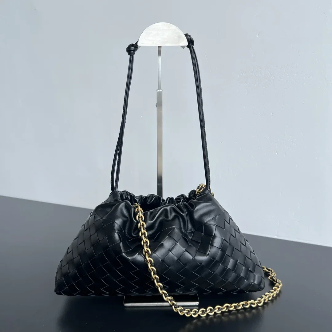 BOTTEGA VENETA Shoulder Bags Woven Leather Black-Gold 33X19X8CM H50202609090078
