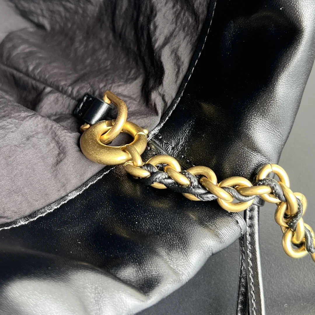 BOTTEGA VENETA Shoulder Bags Woven Leather Black-Gold 33X19X8CM H50202609090078 - Image 7