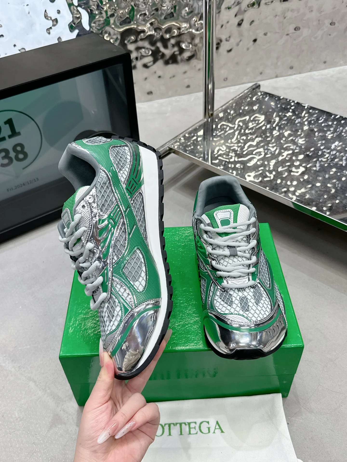 BOTTEGA VENETA Sneakers Mesh Leather Silver-Green EU35-45 B40202609111901 - Image 3