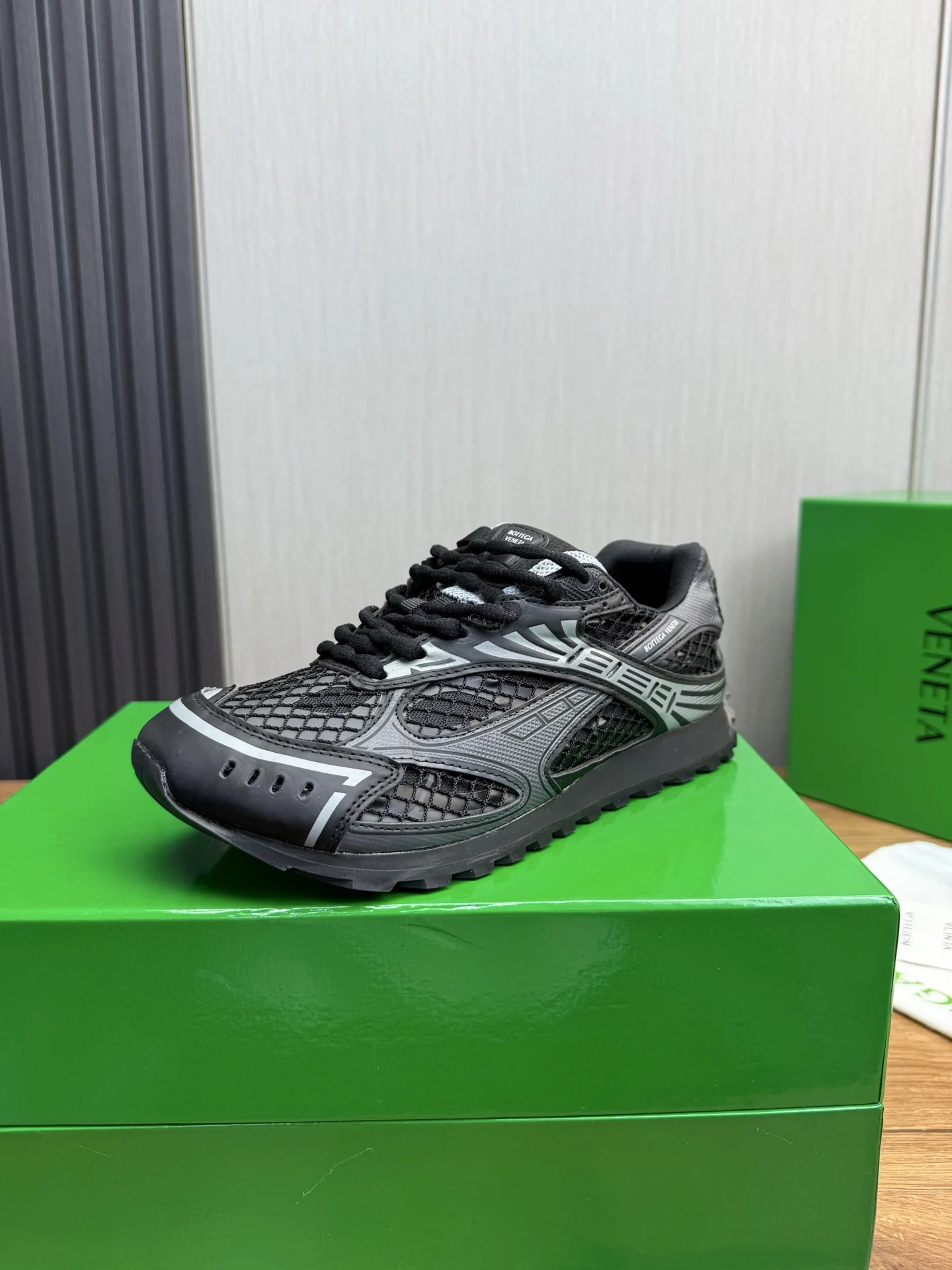 BOTTEGA VENETA Sneakers Mesh Rubber Black-Gray EU35-46 B40202609110818