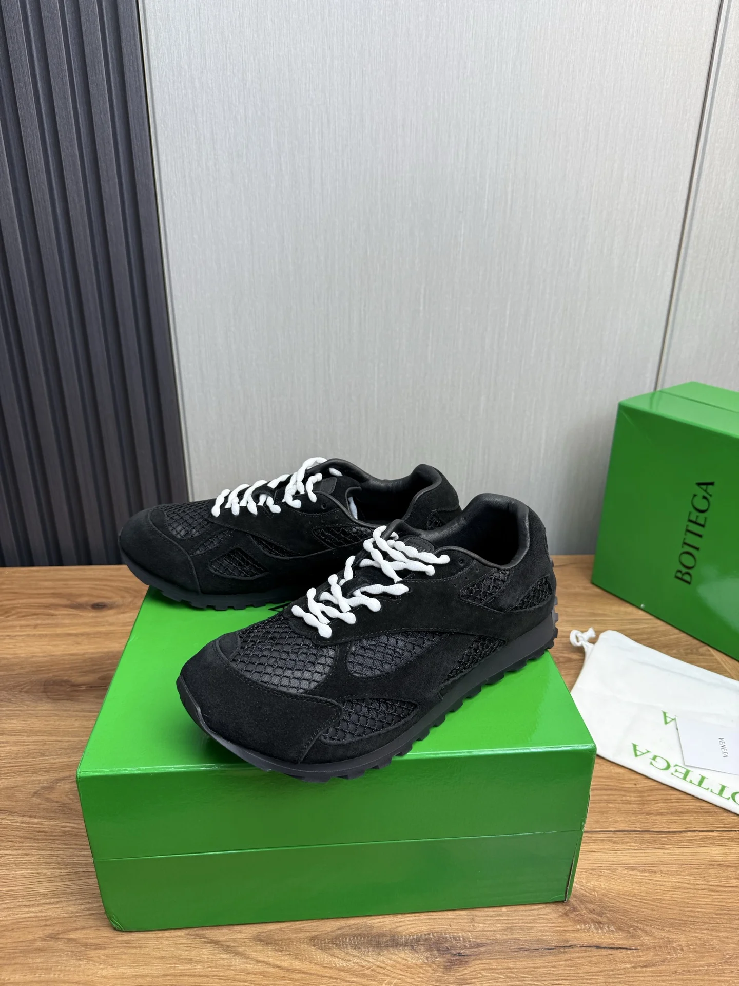 BOTTEGA VENETA Sneakers Mesh Rubber Black-White EU35-46 B40202609110821 - Image 4