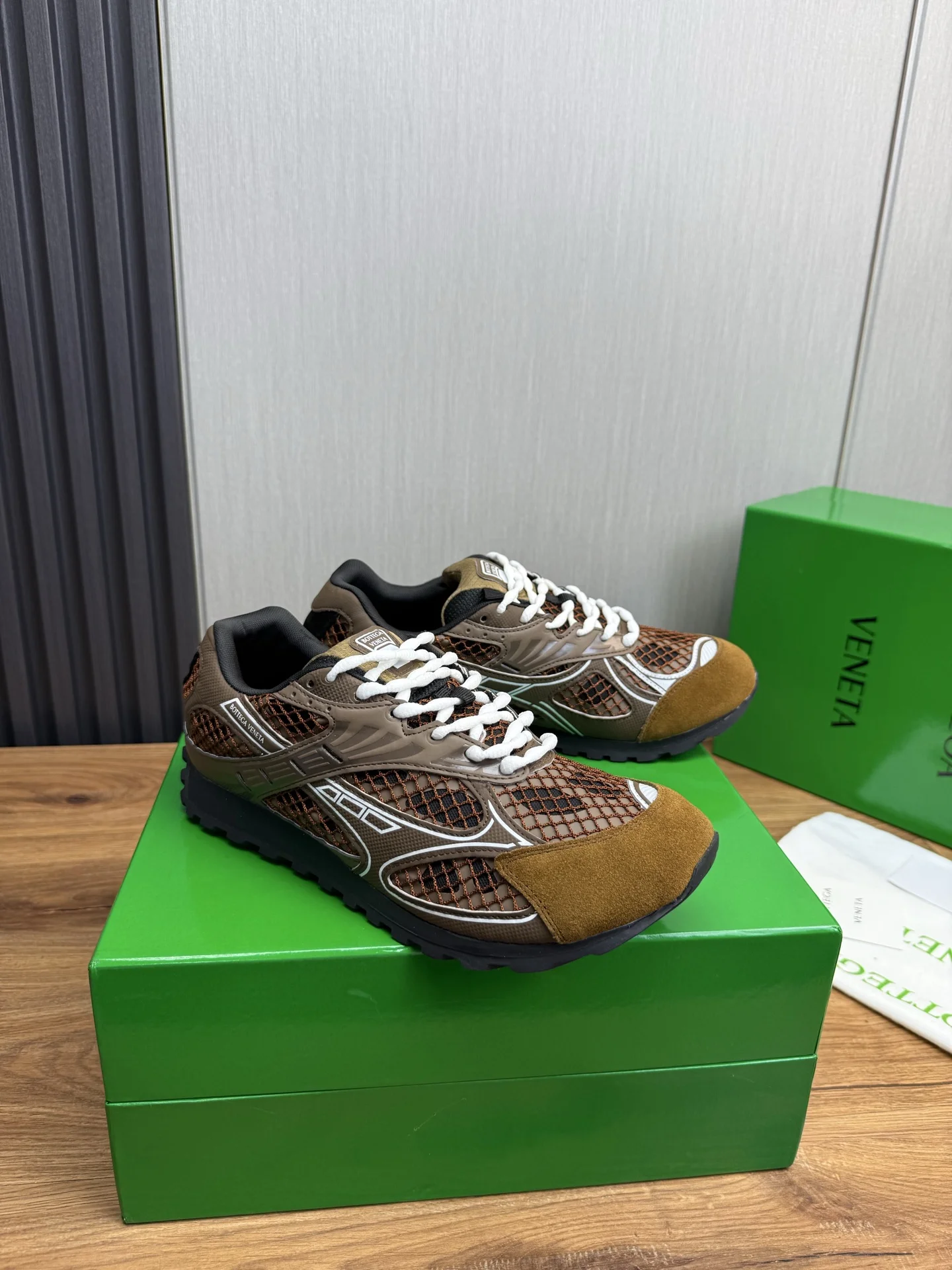 BOTTEGA VENETA Sneakers Mesh Rubber Brown-White EU35-46 B40202609110817 - Image 4