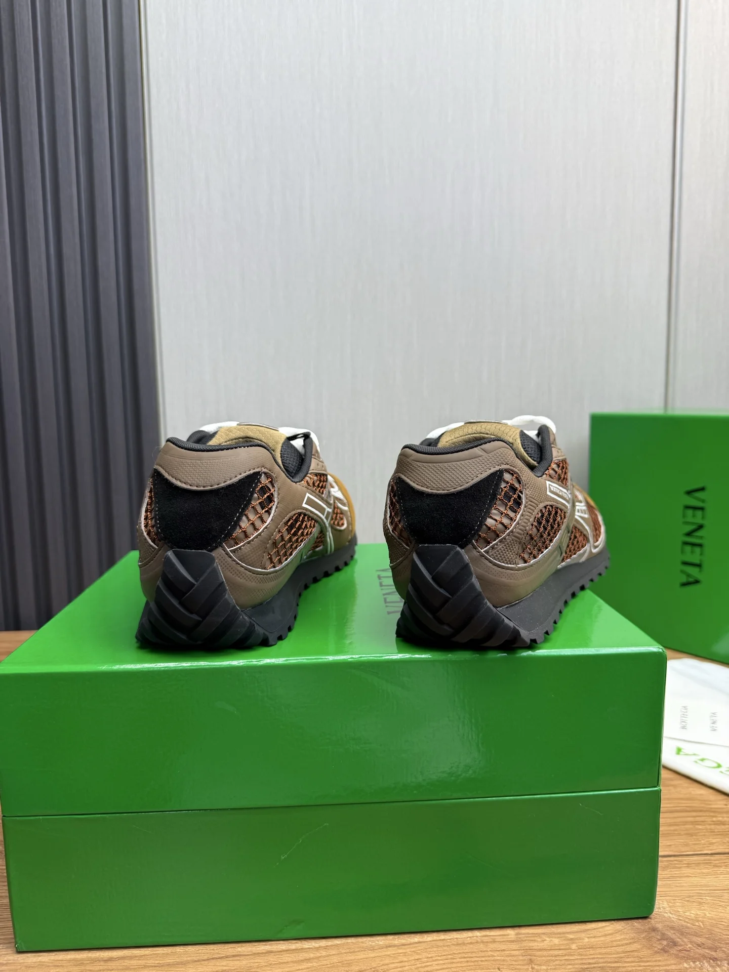 BOTTEGA VENETA Sneakers Mesh Rubber Brown-White EU35-46 B40202609110817 - Image 6