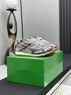 Alternative view of BOTTEGA VENETA Sneakers Mesh Rubber Burgundy-Silver EU35-47 B40202609111962