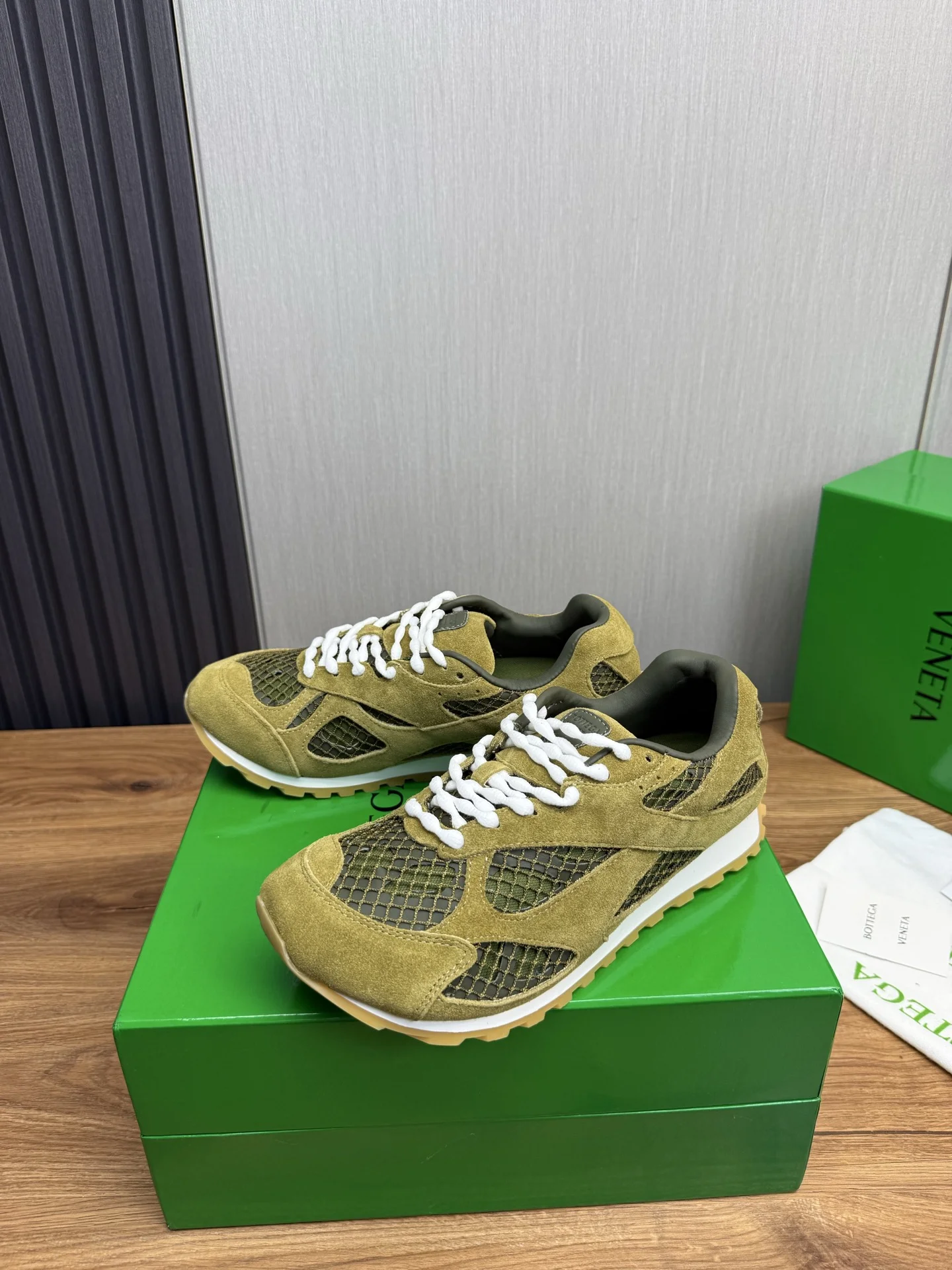 BOTTEGA VENETA Sneakers Mesh Rubber Olive-White EU35-46 B40202609110819 - Image 5