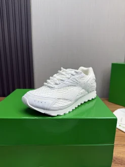 BOTTEGA VENETA Sneakers White-Silver B40202609110808