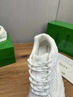 Alternative view of BOTTEGA VENETA Sneakers White-Silver B40202609110808