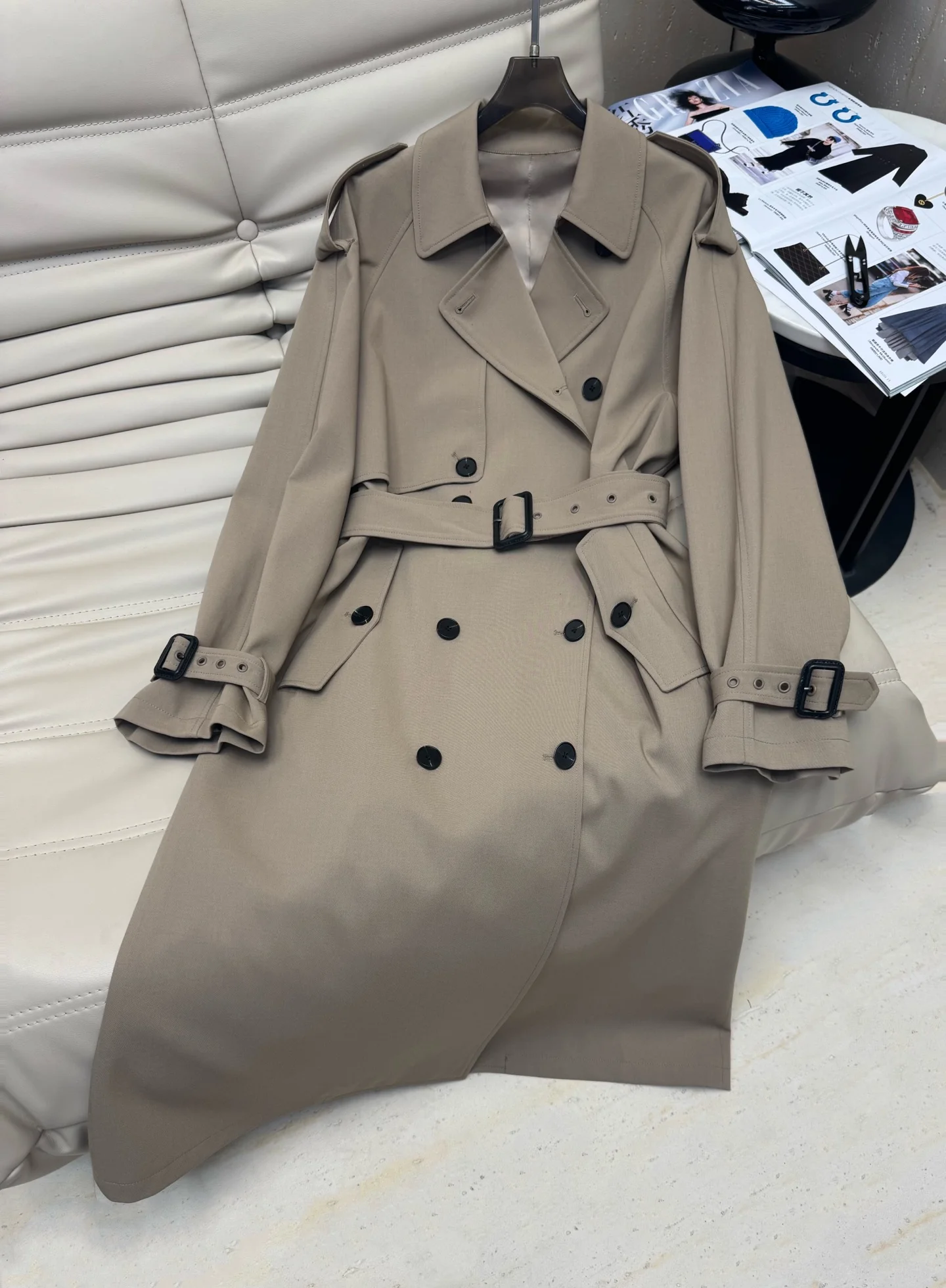 BURBERRY Coats Beige-Black S-M-L C90202609061471