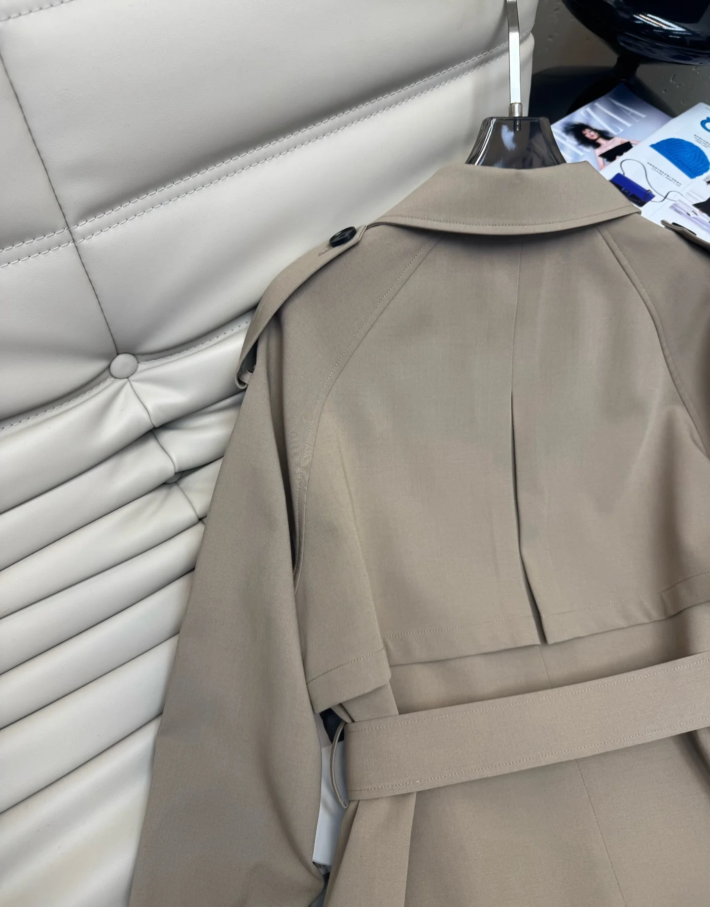 BURBERRY Coats Beige-Black S-M-L C90202609061471 - Image 8
