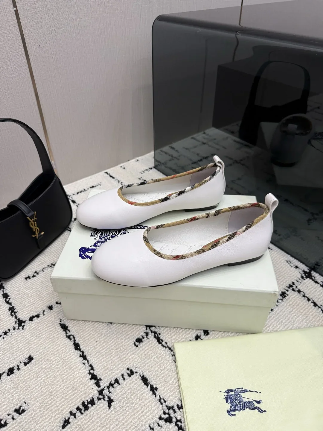 BURBERRY Flats Leather White-Beige EU35-39 C10202609111987 - Image 3