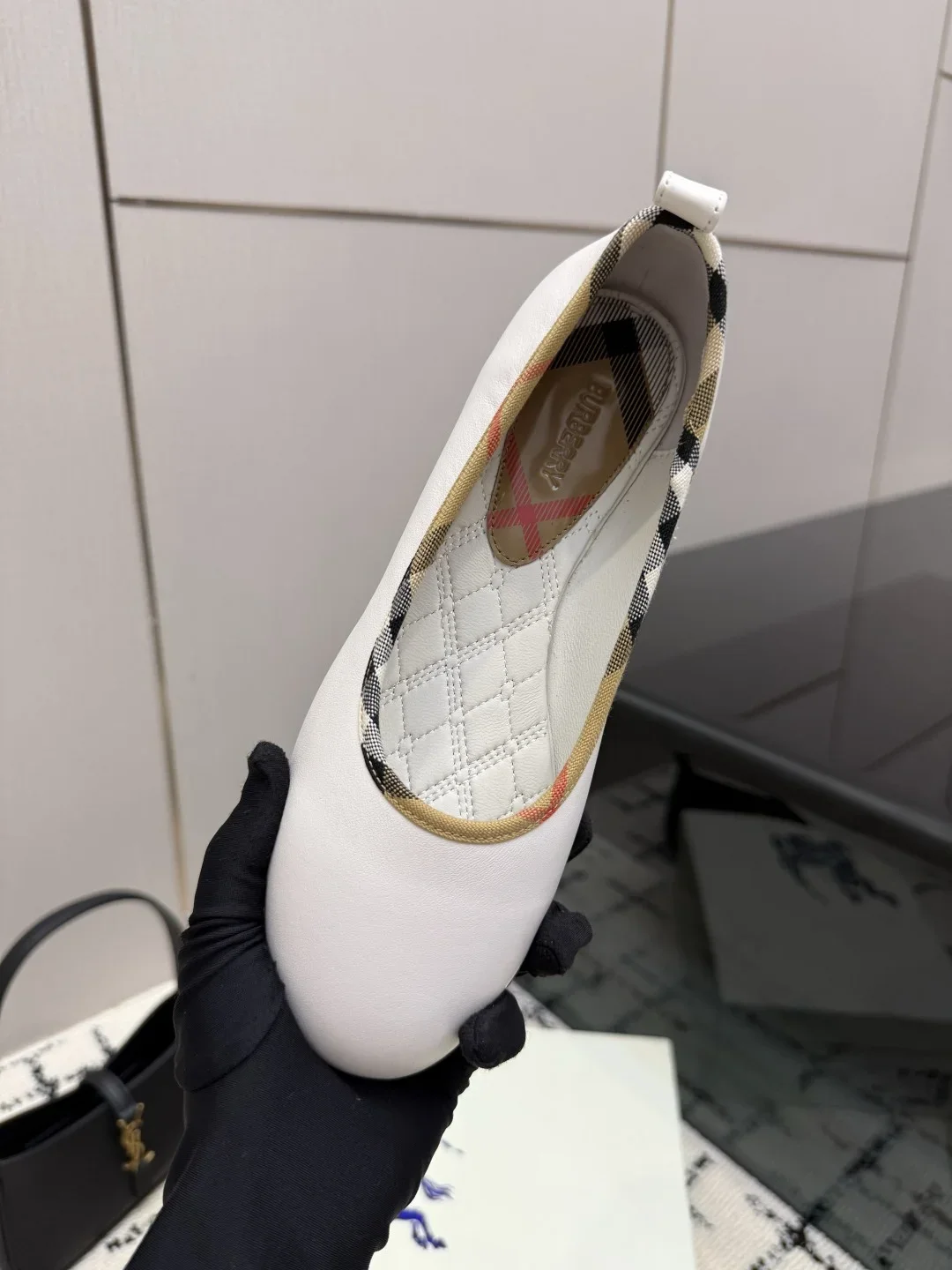 BURBERRY Flats Leather White-Beige EU35-39 C10202609111987 - Image 7