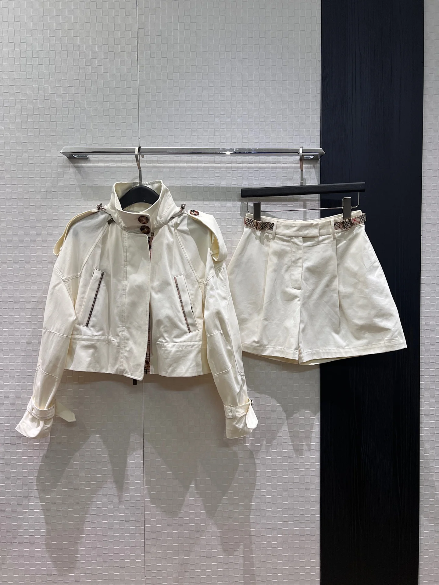 BURBERRY Jackets Cream-Brown S-XL C45202609060054